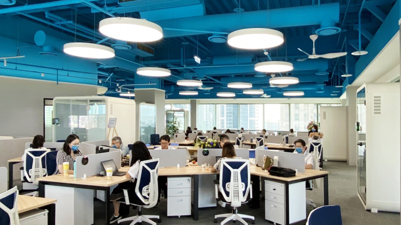 透過高雄據點的「AUO解決方案研發中心」建置，期強化南部人才的延攬及培育